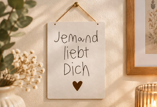 Good old Friends Spruchkarte „Jemand liebt Dich“