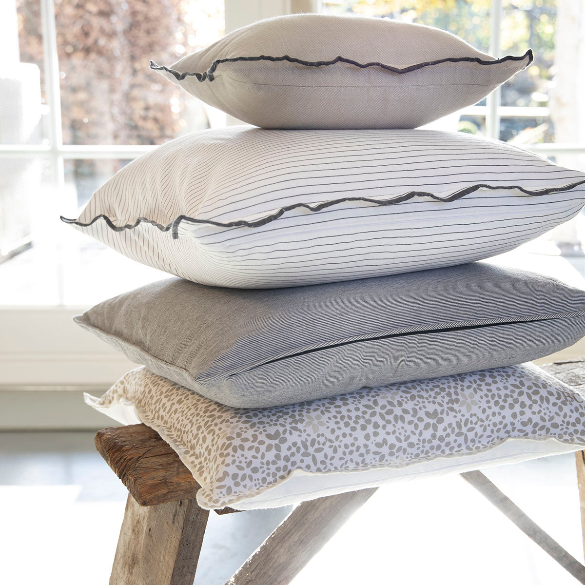 Bastion Collection Kissen love blau getreift