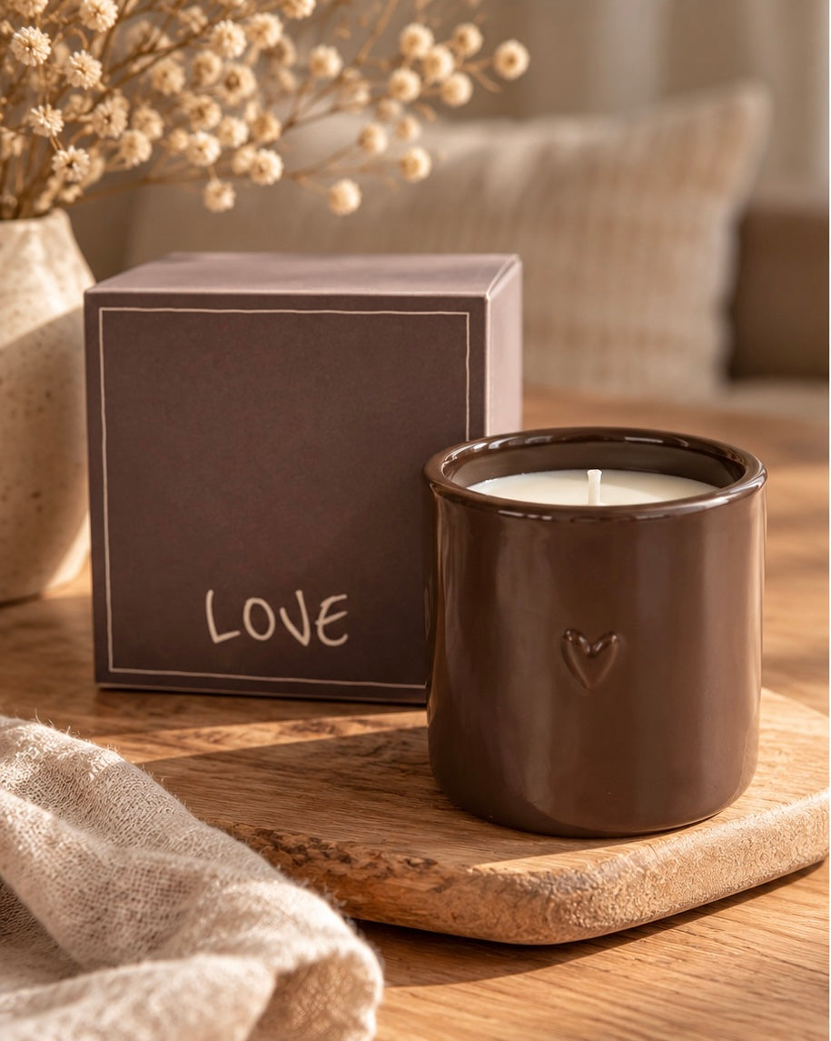Zusss Duftkerze LOVE braun in Geschenkbox