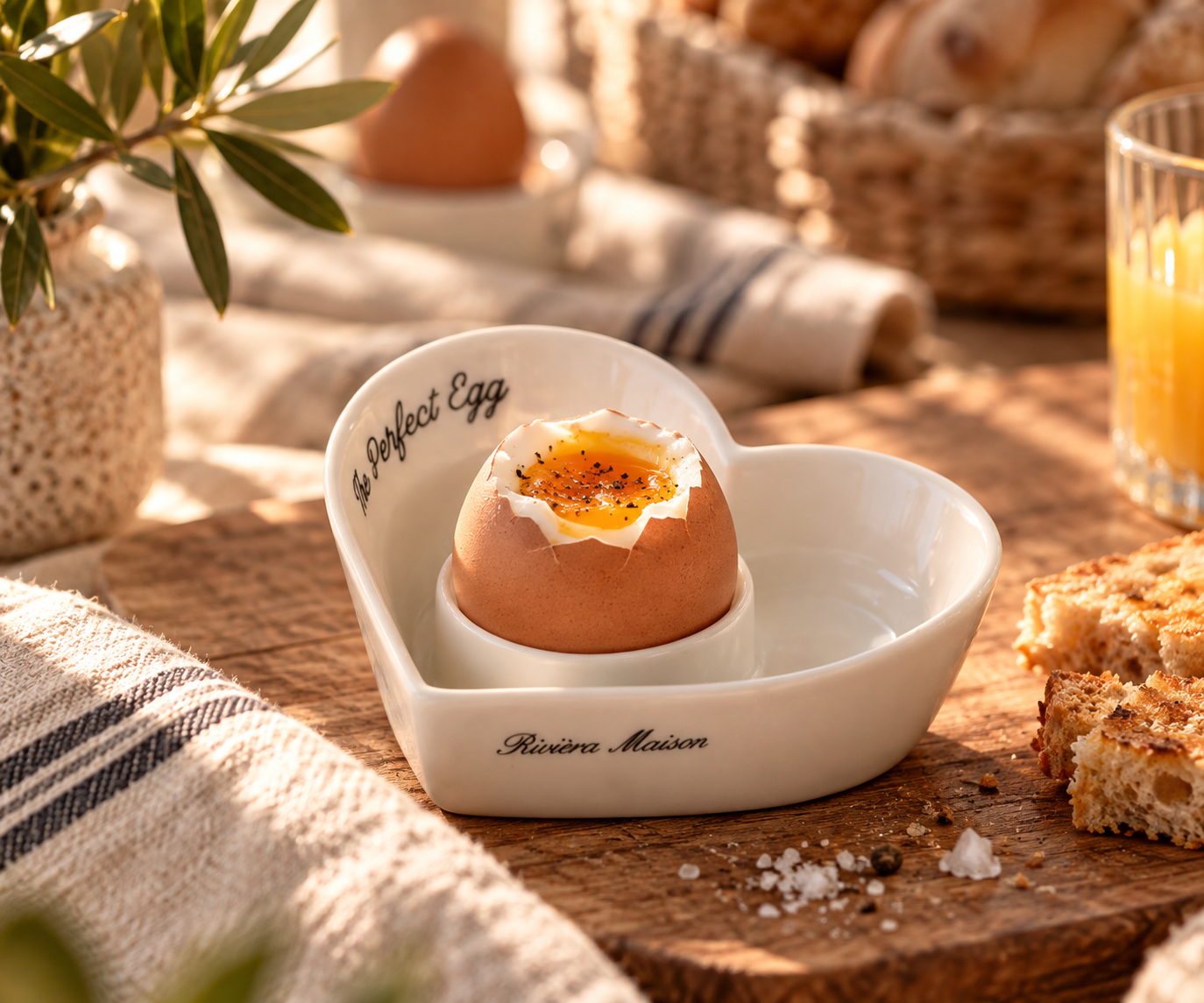Riviera Maison Eierbecher The Perfect Heart aus Porzellan