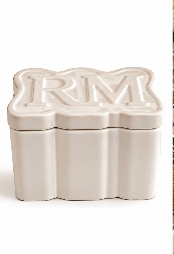 Riviera Maison Aufbewahrungsdose „RM“ aus Porzellan – Weiß, 18 cm